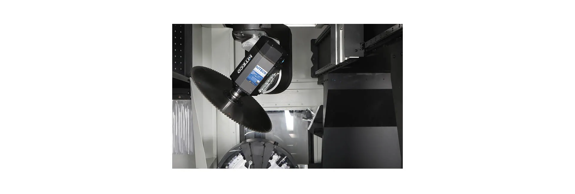 Centre de découpe et d&rsquo;usinage de profilés CNC INO Apollo à 5 axes